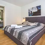 Eva Tar By Interhome