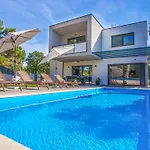 Villa Eva Tar By Interhome *