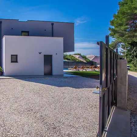 Eva Tar By Interhome * Frata