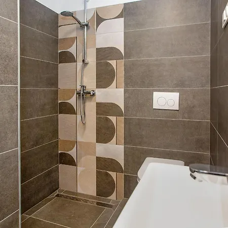 Eva Tar By Interhome