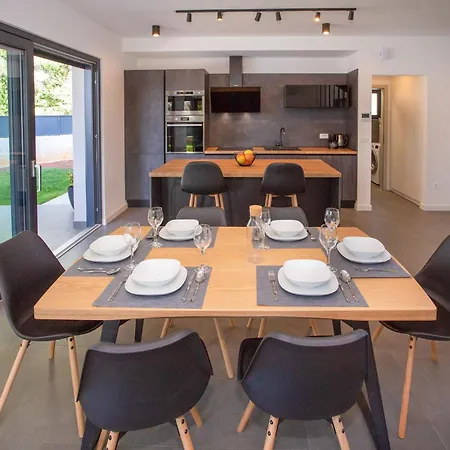 Holiday Home Eva By Interhome Frata