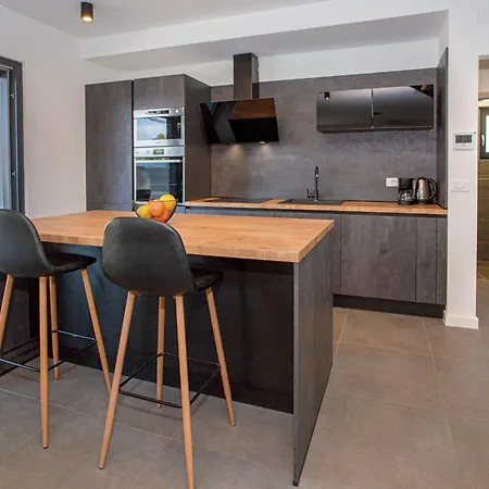 Сasa de vacaciones Holiday Home Eva By Interhome
