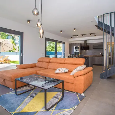 Сasa de vacaciones Holiday Home Eva By Interhome